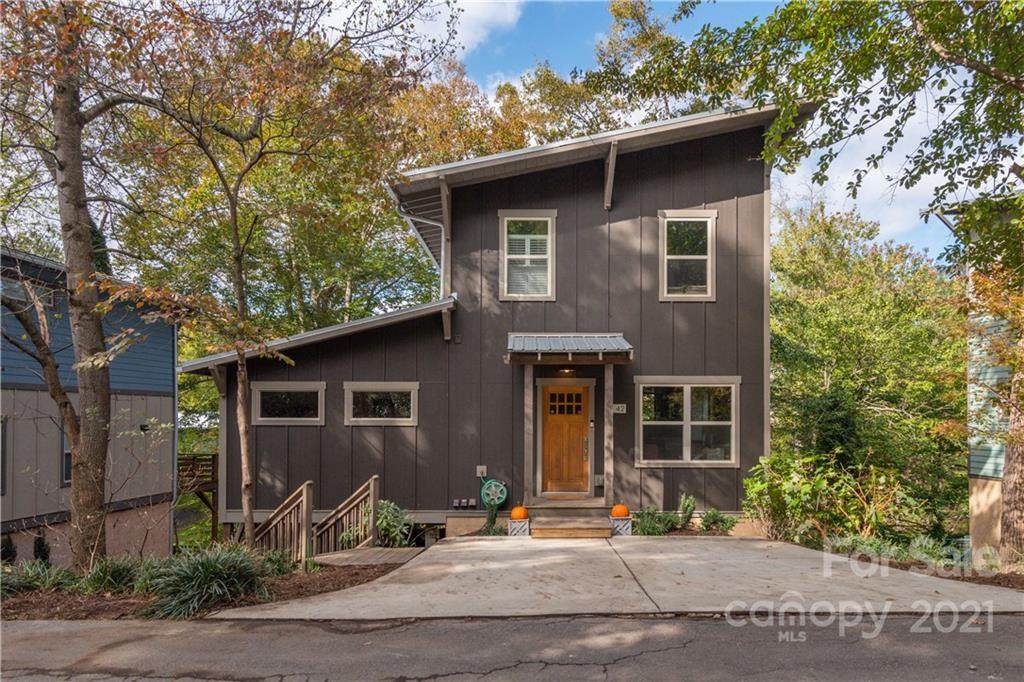42 Moore Avenue - Photo 1