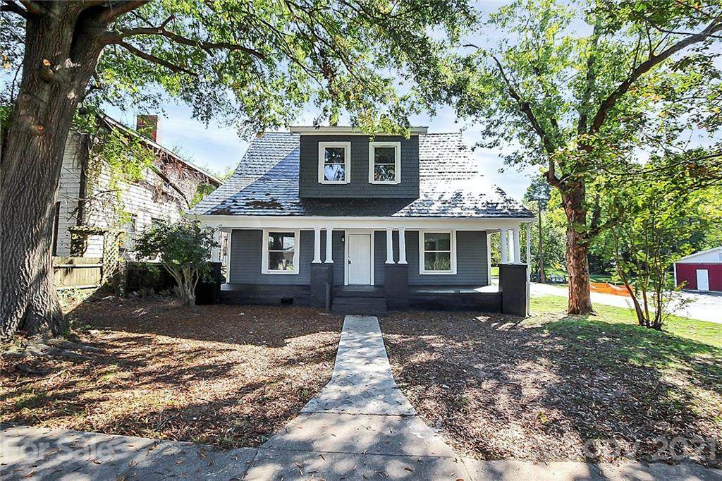 511 Iredell Avenue - Photo 1