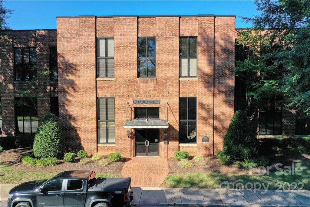 573 Catawba Street - Photo 1