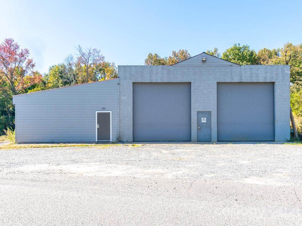 204 Locust Avenue - Photo 1
