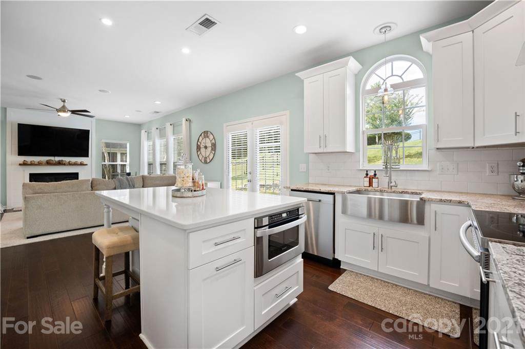 15925 Lavenham Road - Photo 1