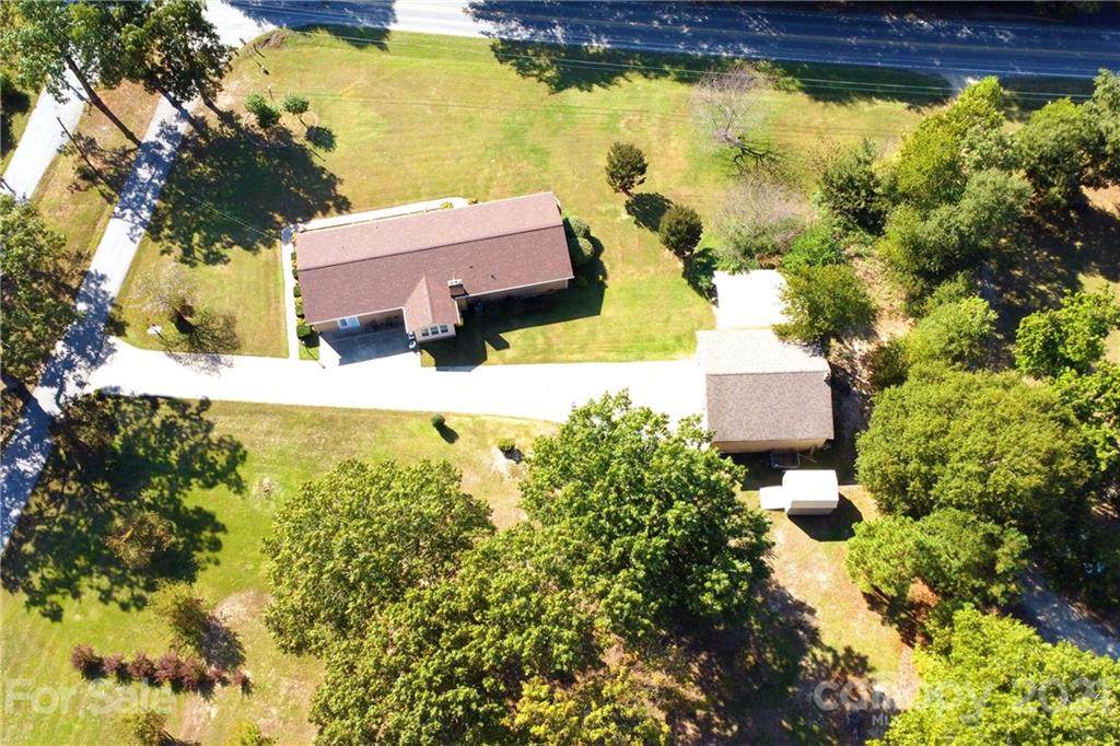105 Oakmont Road - Photo 1