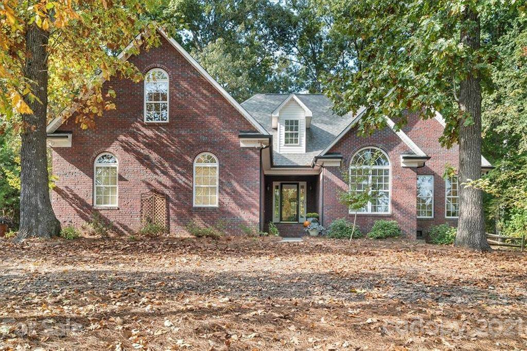 8476 Plantation Way - Photo 1