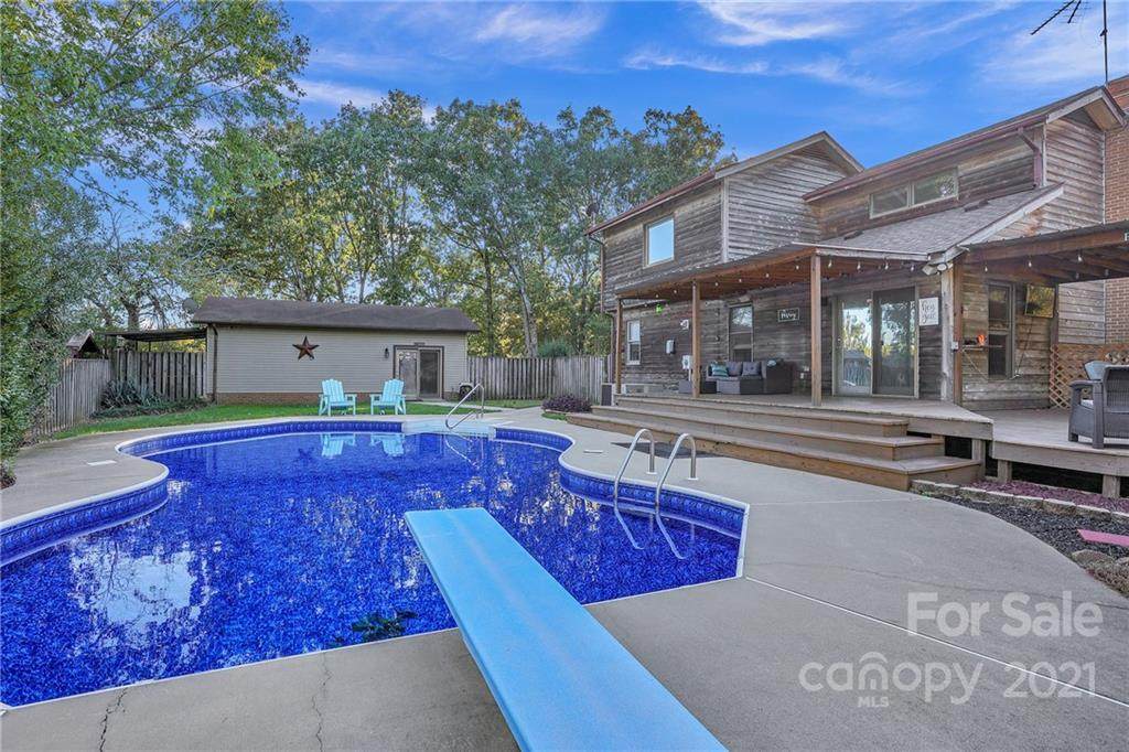 454 Woodmen Avenue - Photo 1