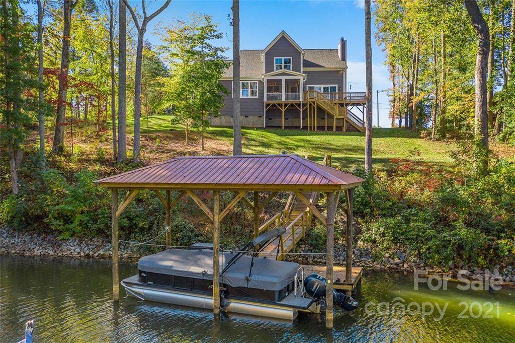 3915 Chevlot Hills Road - Photo 1