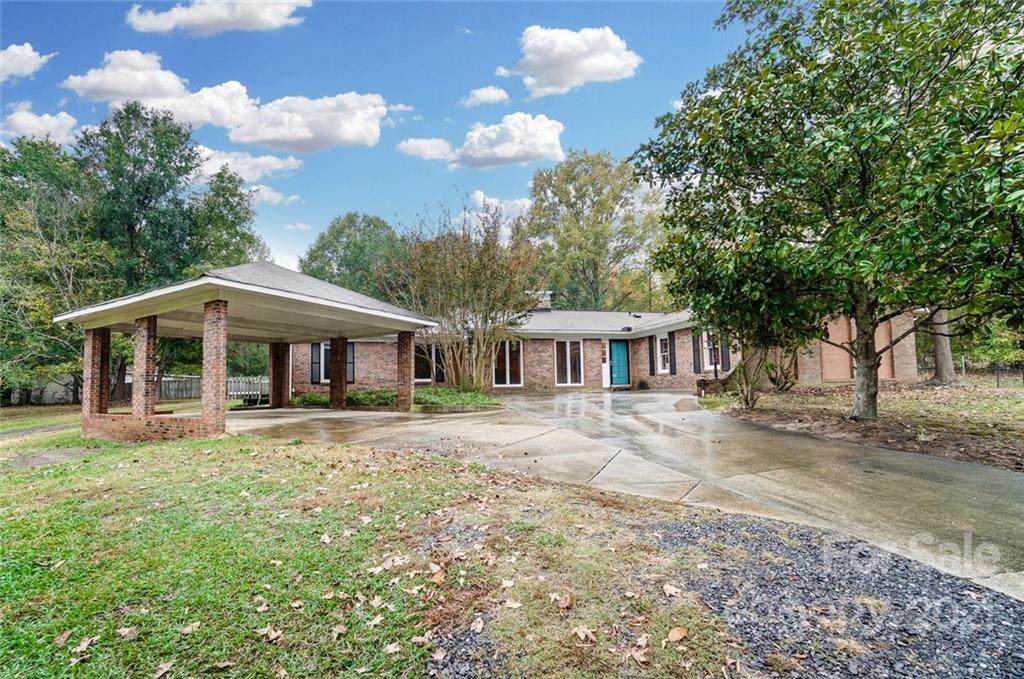 4711 Crestwood Drive - Photo 1