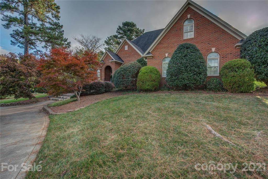 1405 Stone Gate Drive - Photo 1