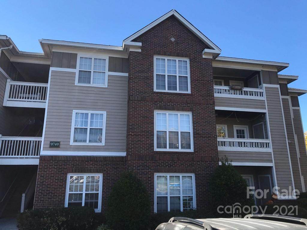 9749 Campus Walk Lane - Photo 1