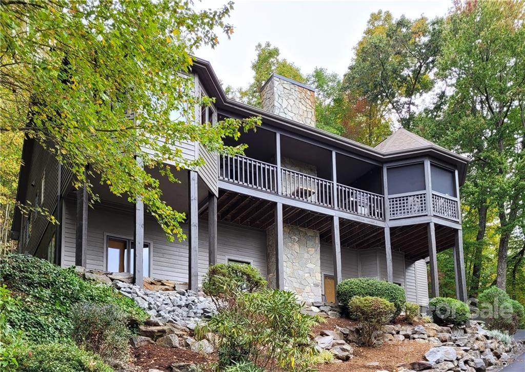 315 Pinnacle Drive - Photo 1