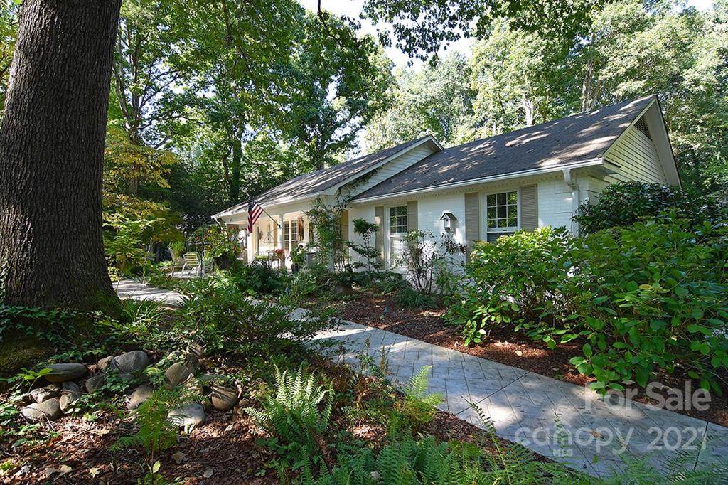 4815 Golfview Court - Photo 1