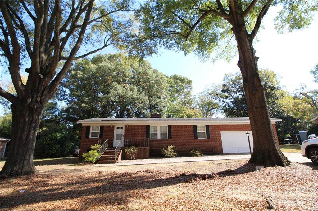 203 Bragg Street - Photo 1