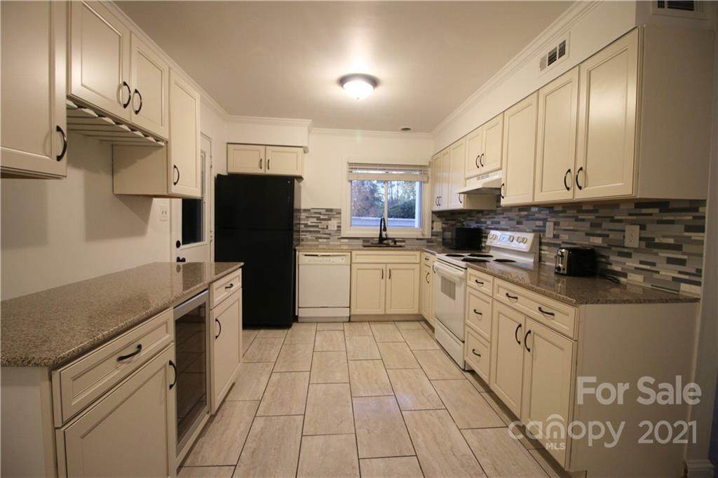 1626 Hollow Drive - Photo 1