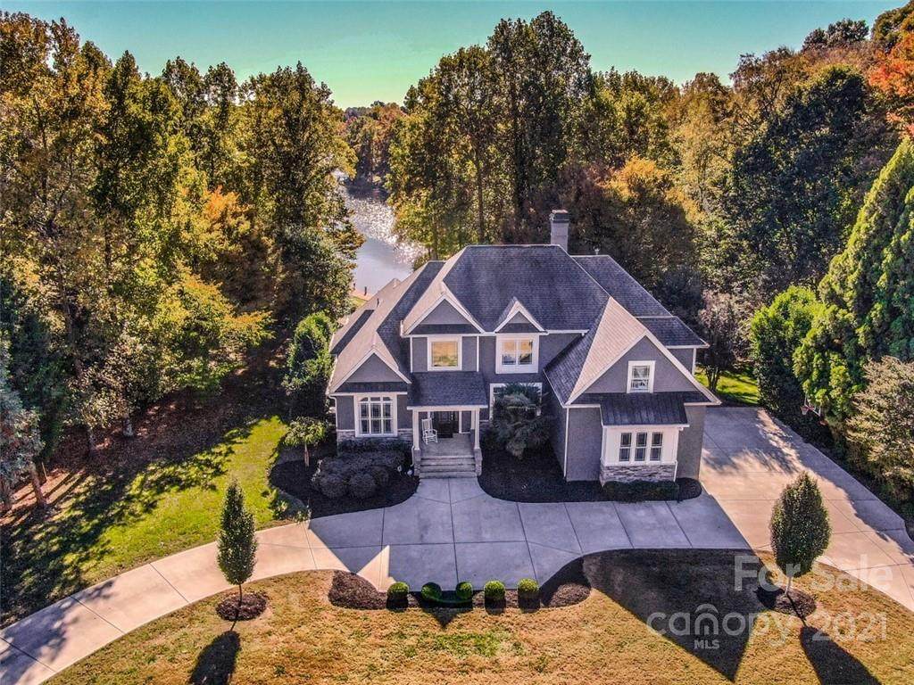 155 Vineyard Drive - Photo 1