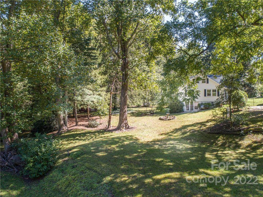 28 Pinecrest Drive - Photo 1
