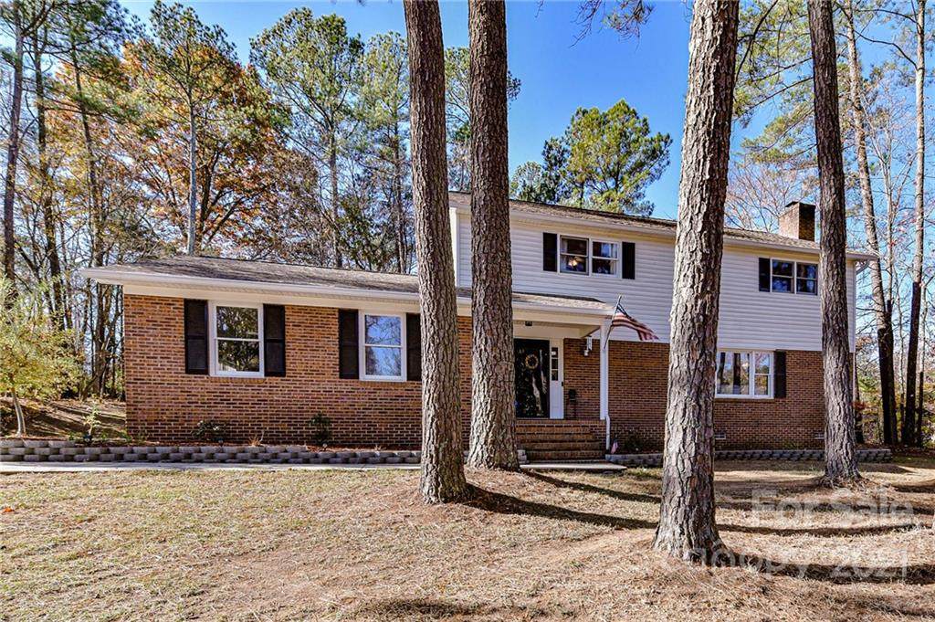 8106 Buckingham Lane - Photo 1