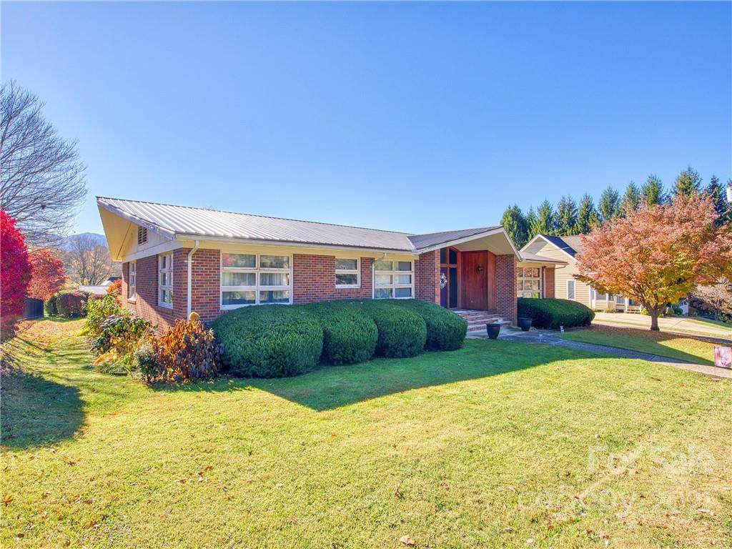 72 Pepper Avenue - Photo 1