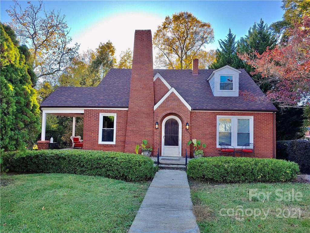 1008 33rd Street - Photo 1