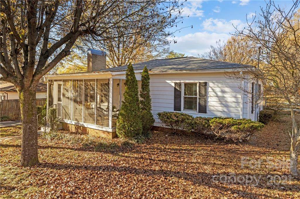 2030 Ashe Avenue - Photo 1