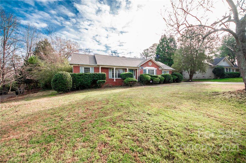 3215 Sunnybrook Drive - Photo 1