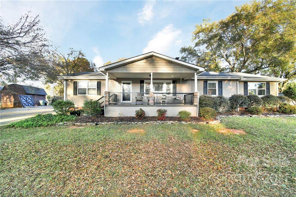 1514 Perry Street - Photo 1
