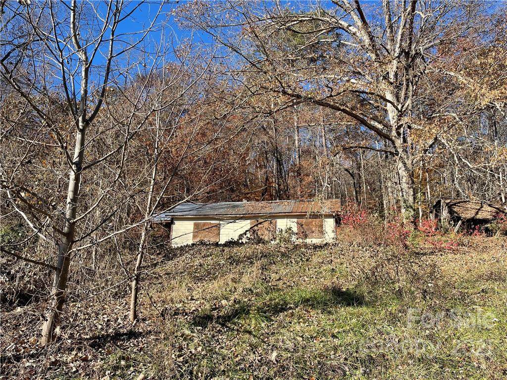 912 Ashworth Road - Photo 1