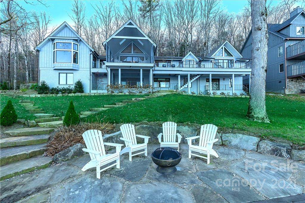 682 West Club Boulevard - Photo 1