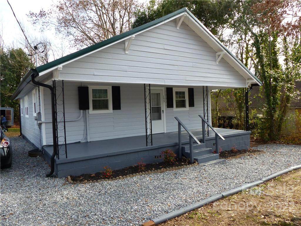 153 Wisconsin Street - Photo 1