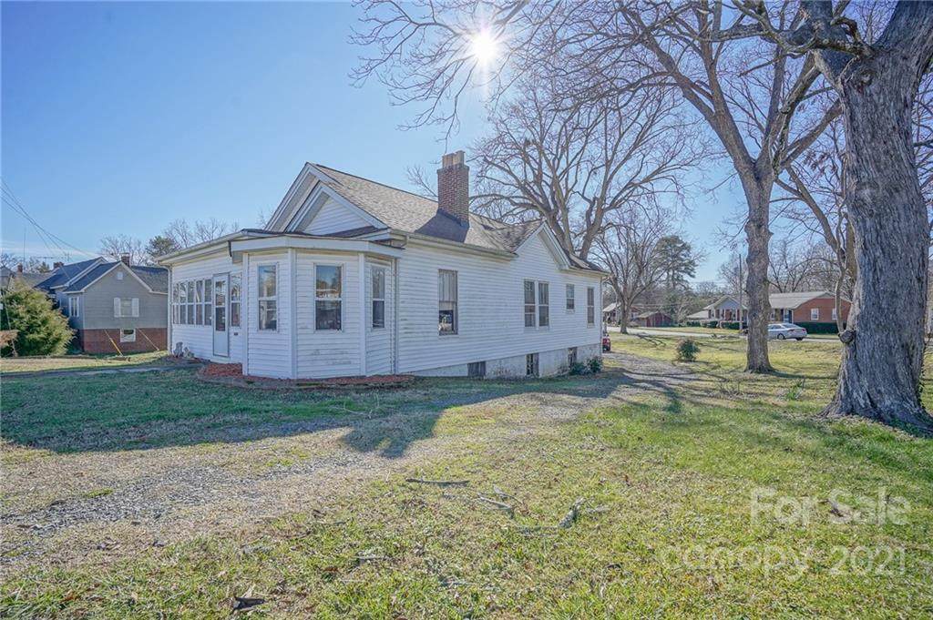 407 Concord Road - Photo 1