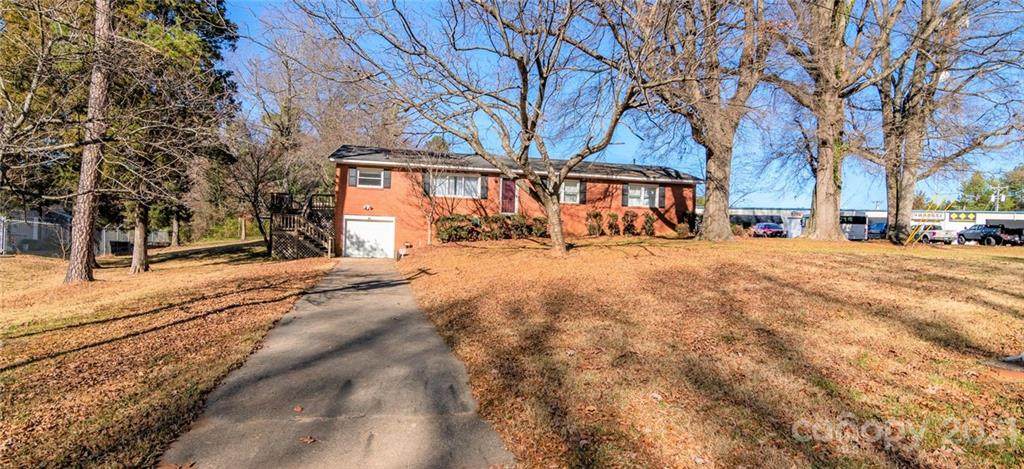 679 Oakridge Farm Highway - Photo 1
