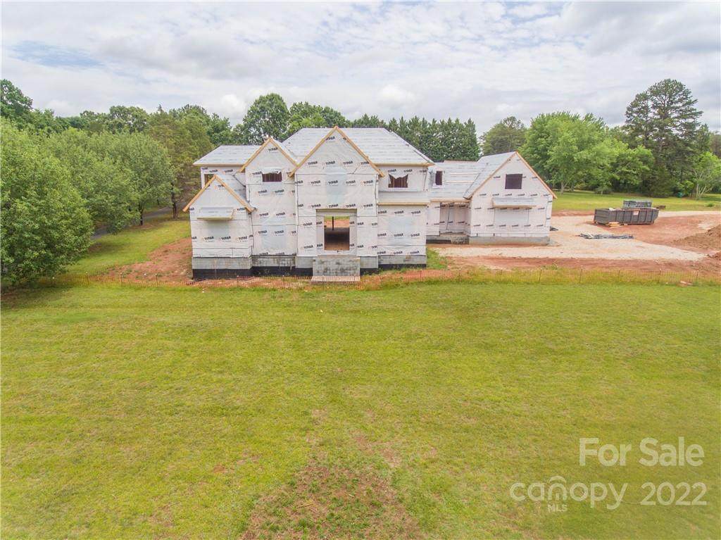 20320 Havenview Drive - Photo 1