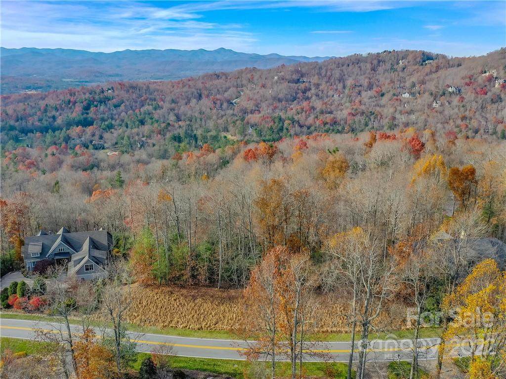 552 Hagen Drive - Photo 1