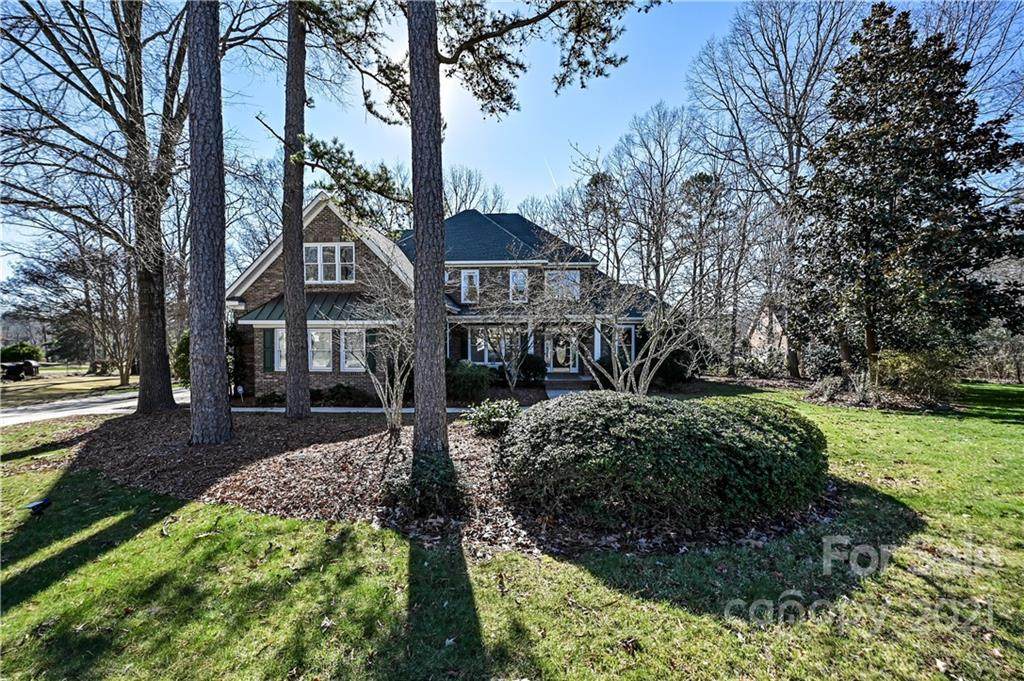 2712 Dogleg Court - Photo 1