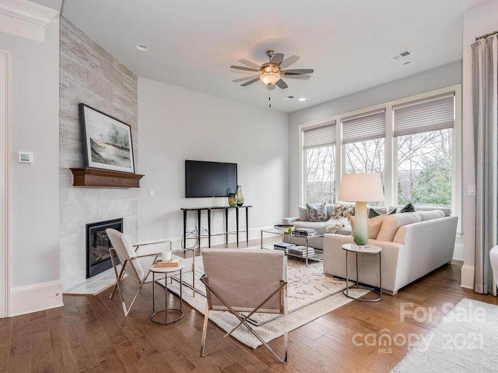 5014 Vernet Lane - Photo 1