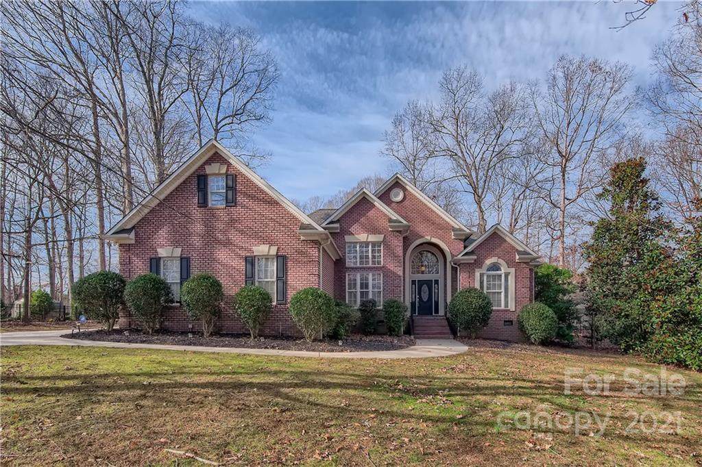 6762 Fox Ridge Circle - Photo 1