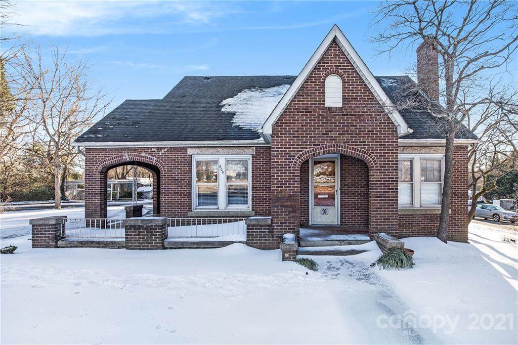 600 Jackson Park Road - Photo 1