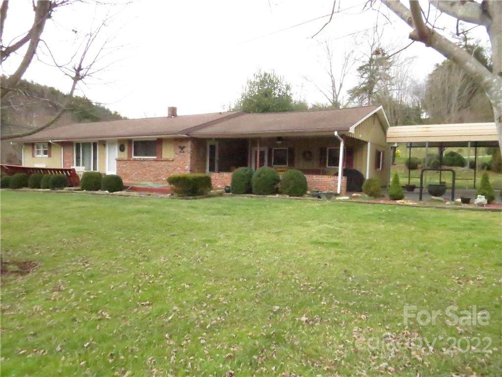 39 Hawthorne Lane - Photo 1