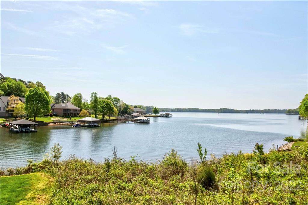 143 Mariner Pointe Lane - Photo 1