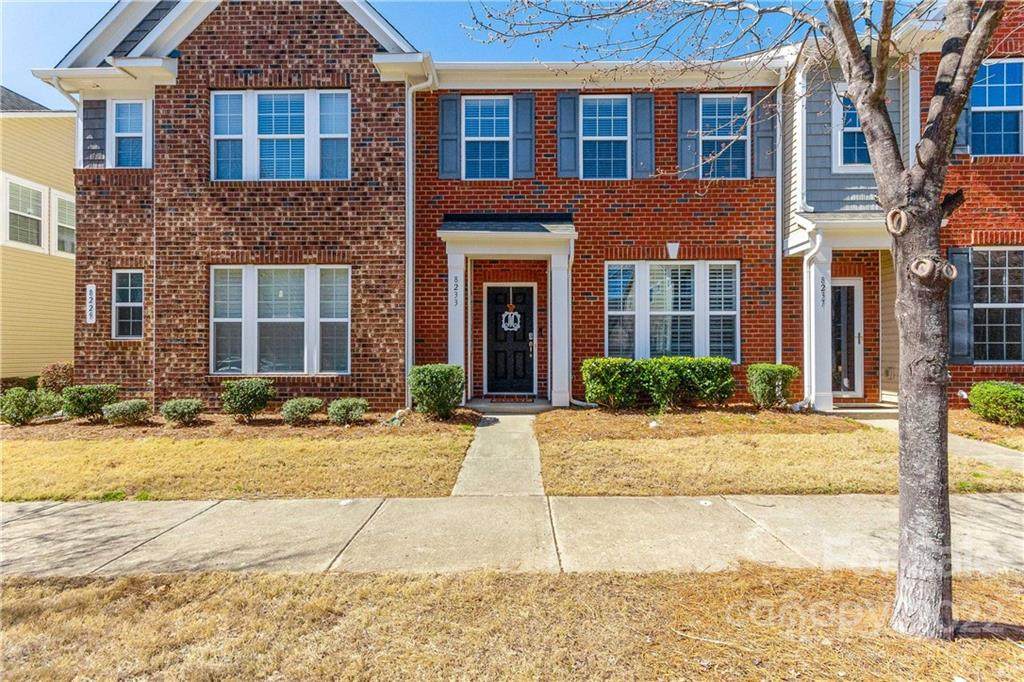 8233 Viewpoint Lane - Photo 1