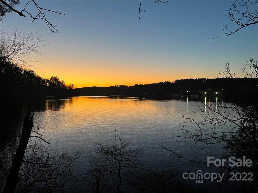 5768 Lake Pointe Drive - Photo 1