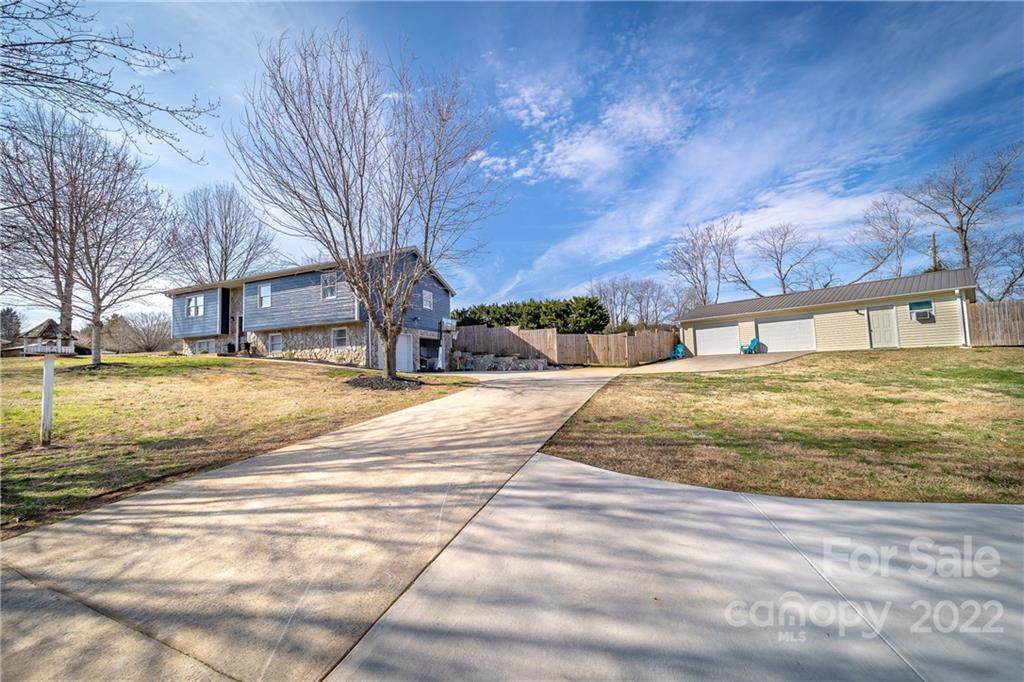 1708 Greenbrooke Road - Photo 1
