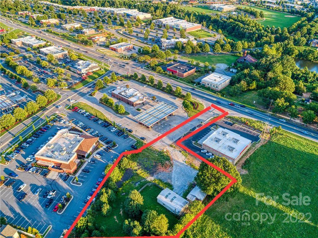 690 River Highway - Photo 1