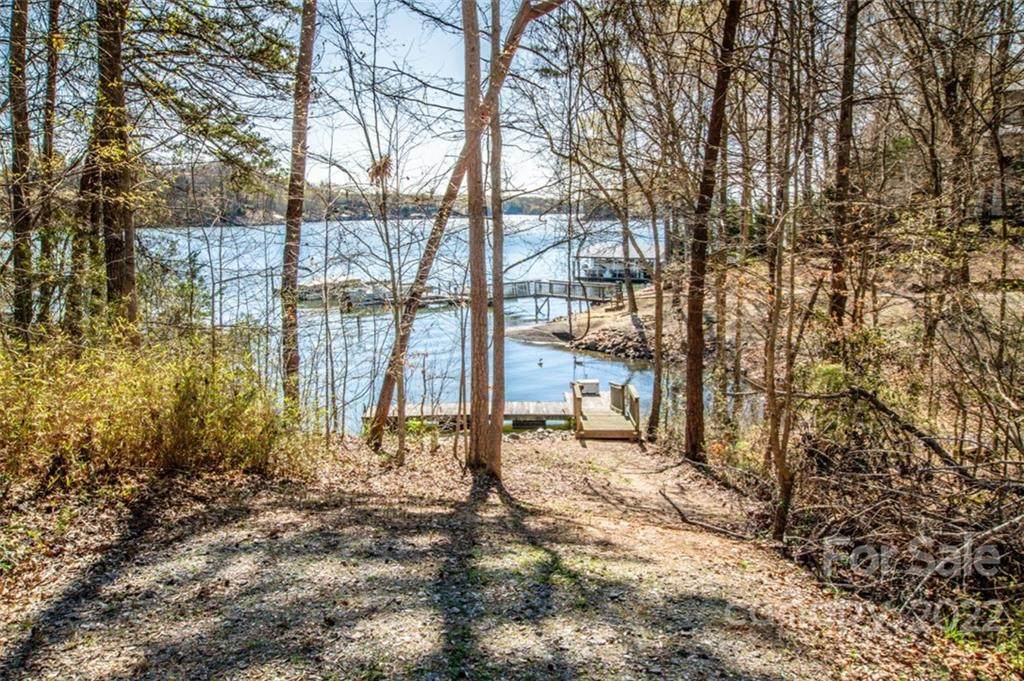 8412 Monbo Road - Photo 1
