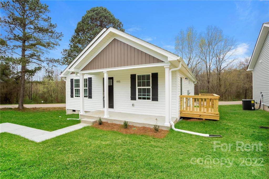 995 Pine Circle Drive - Photo 1