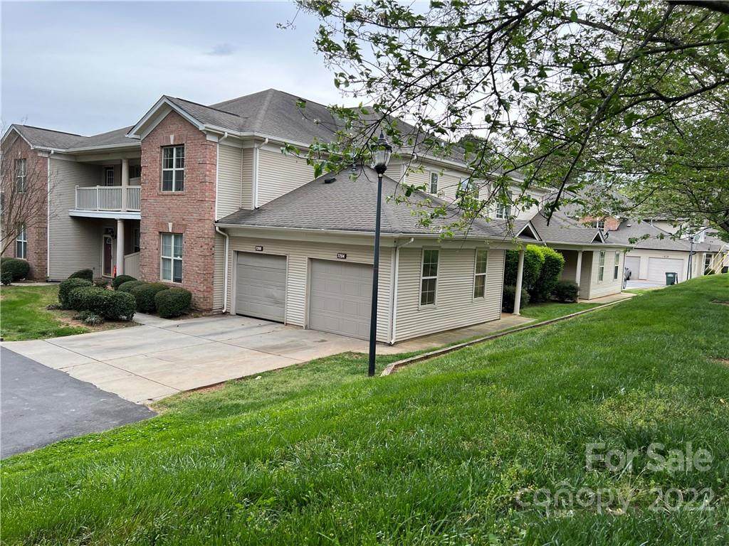 7204 Michaels Landing Drive - Photo 1