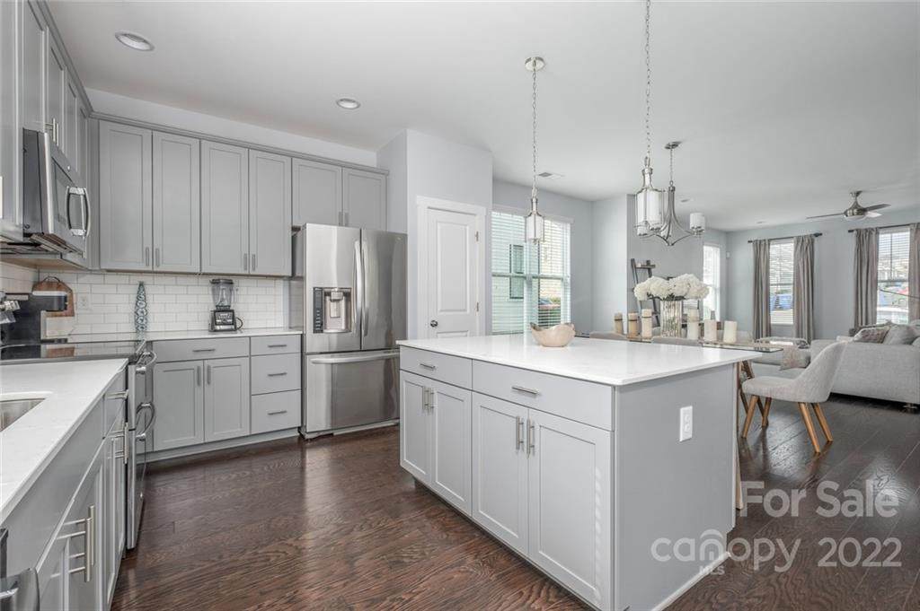 113 Capital Avenue - Photo 1