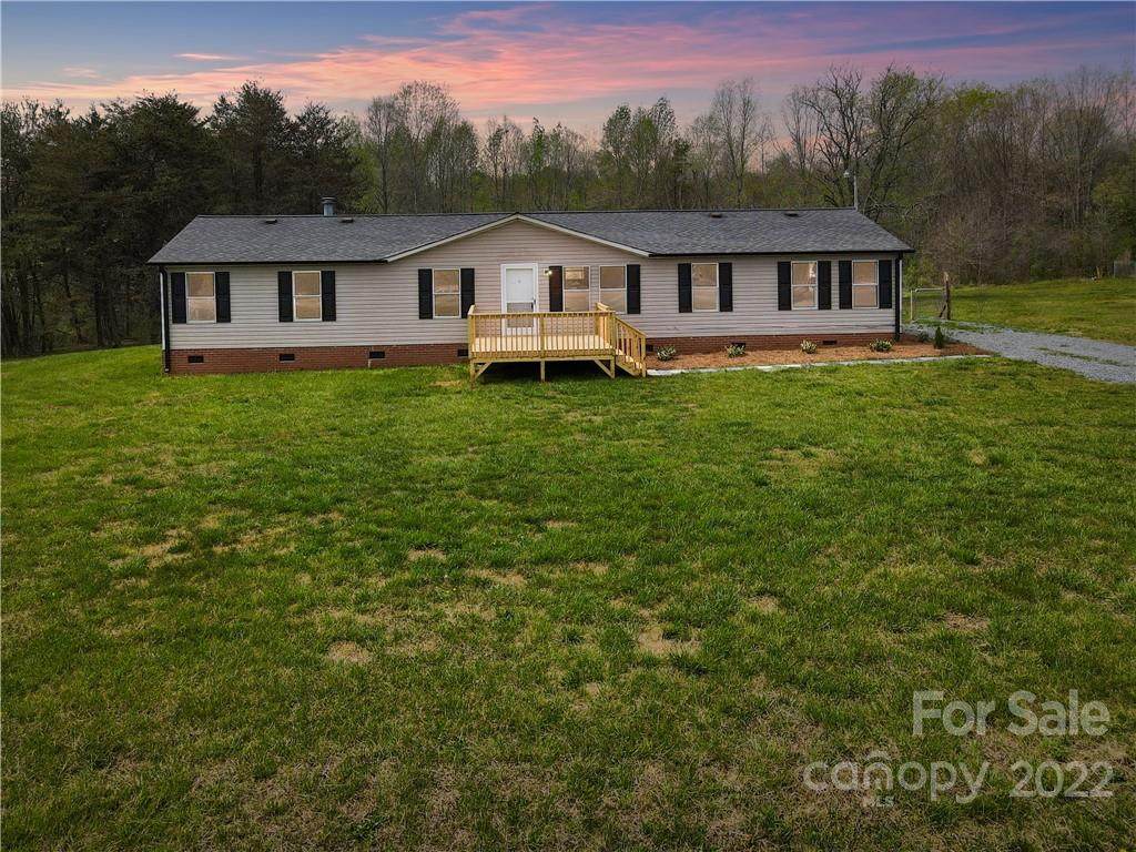 152 Eaker Drive - Photo 1
