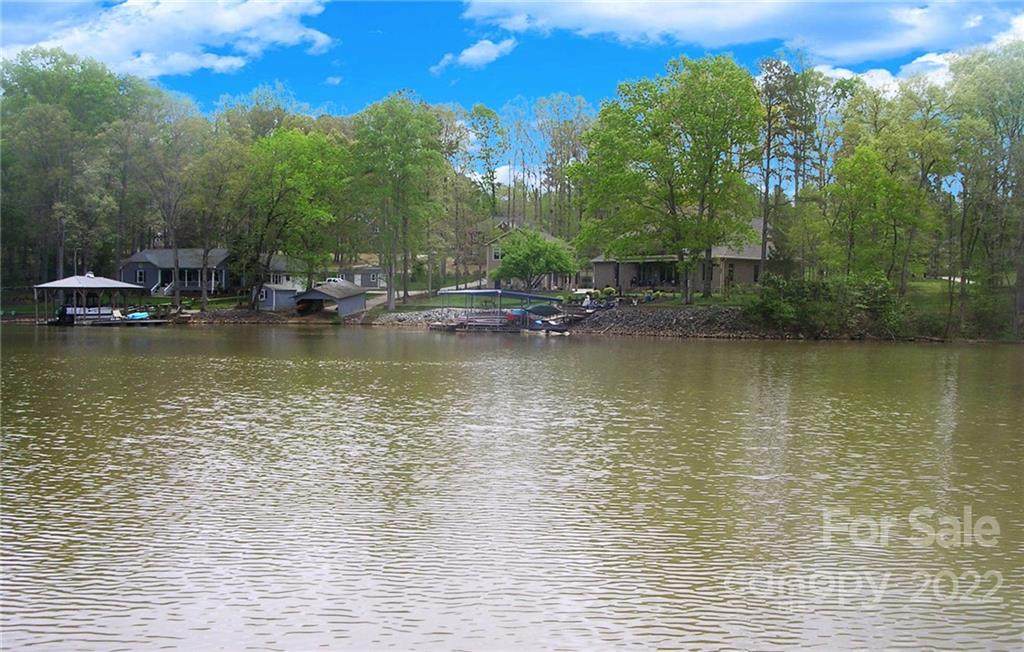 511 Paradise Circle - Photo 1