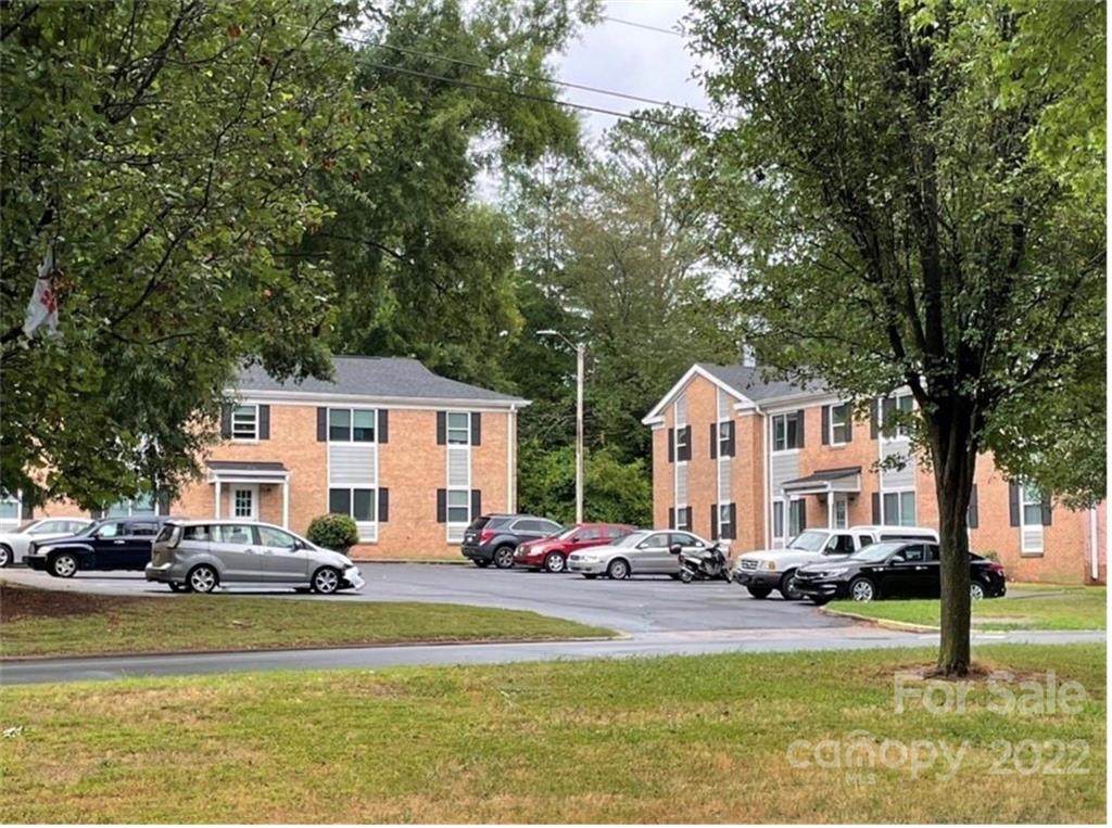 1100 Sims Circle - Photo 1