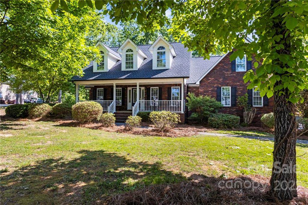 1525 Avalon Oaks Court - Photo 1