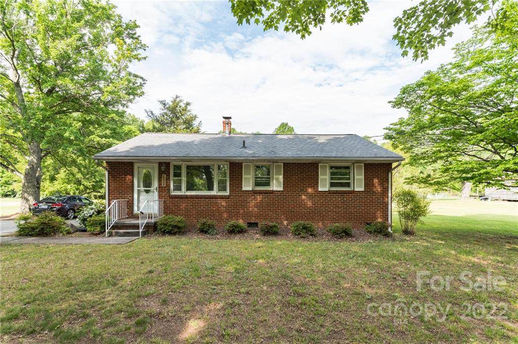 7605 Summerfield Road - Photo 1